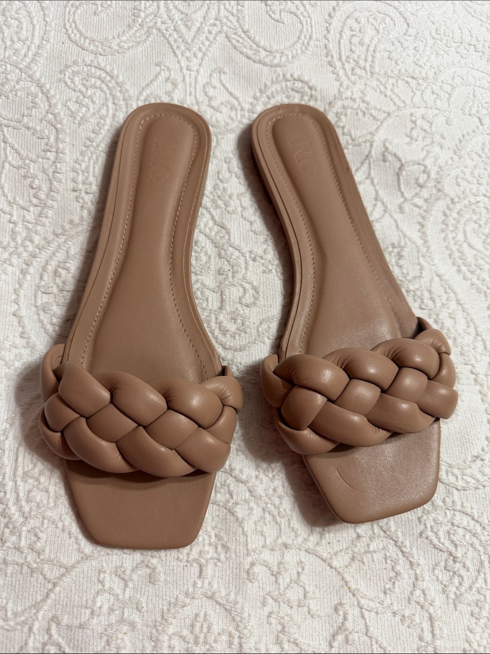 INC International Concepts Size 10M Tan Slide Sandals